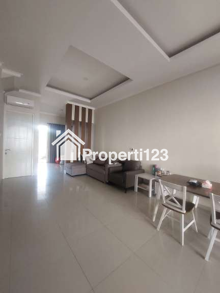 RUMAH MODERN FURNISHED 2 Lantai Di Villa Kalijudan Indah Mulyorejo Surabaya - 10
