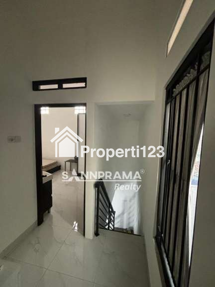 Rumah second 2 lantai murah furnished siap huni dipancoran mas depok - 9