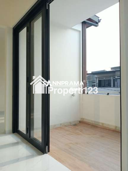 Rumah second 2 lantai murah fullrenovasi siap huni diperumnas beji depok - 9