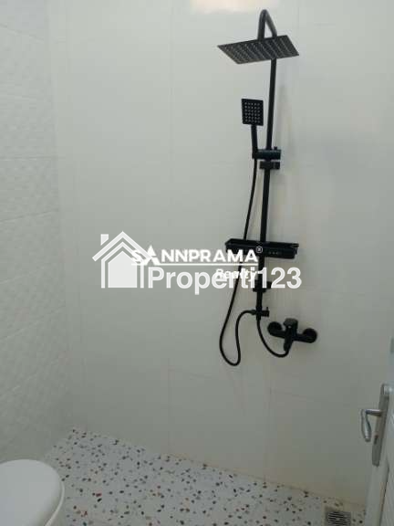 Rumah second 2 lantai murah fullrenovasi siap huni diperumnas beji depok - 4