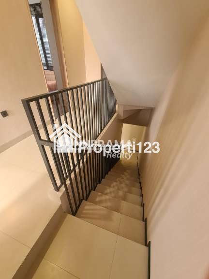 Townhouse 3 lantai murah siap huni lokasi strategis dicilandak jaksel - 6