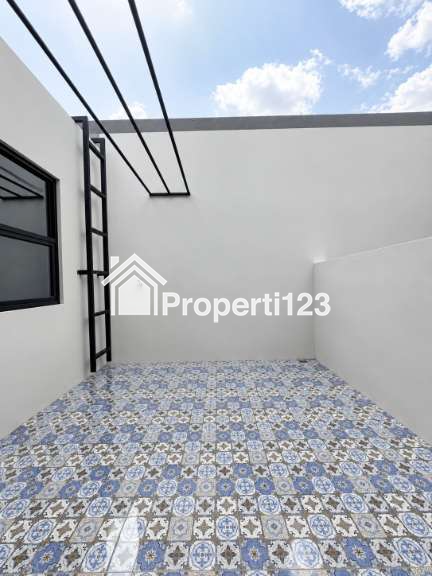 Dijual Rumah Strategis Dekat Tol dan Stasiun Cibubur Jakarta Timur - 7