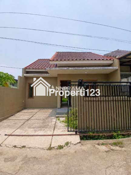 Rumah baru siap huni strategis di Cipayung Depok - 1
