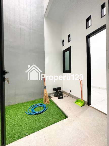 Dijual Rumah 2 Lantai Rooftop di Bintara Bekasi Bonus Furniture - 5