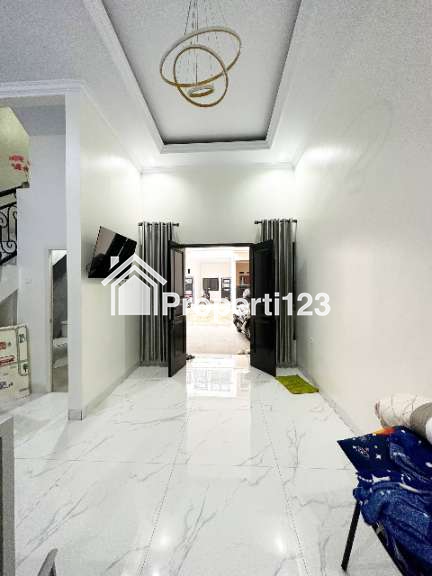 Dijual Rumah 2 Lantai Rooftop di Bintara Bekasi Bonus Furniture - 2