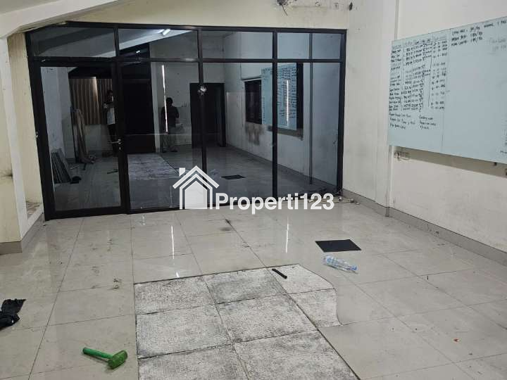 Gudang 2 Lantai Siap Pakai Raya Brigjen Katamso Waru Strategis - 6