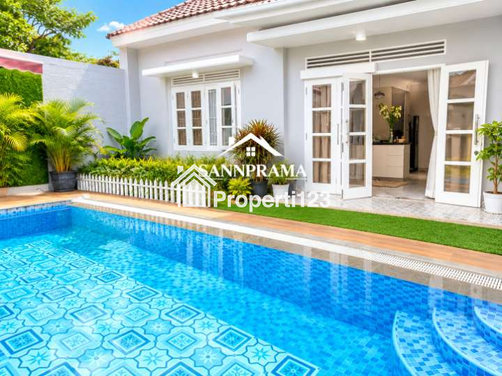 Rumah second mewah ada kolam renang di Pondok Labu Jakarta Selatan - 9
