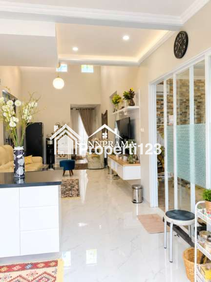 Rumah second mewah ada kolam renang di Pondok Labu Jakarta Selatan - 7
