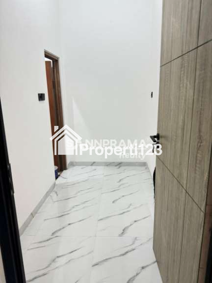 Rumah murah siap huni dkt summarecon bekasi,bekasi utara - 4