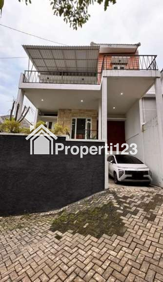 Villa Cantik Private Pool Full Furnished Lokasi Mojorejo Batu - 2