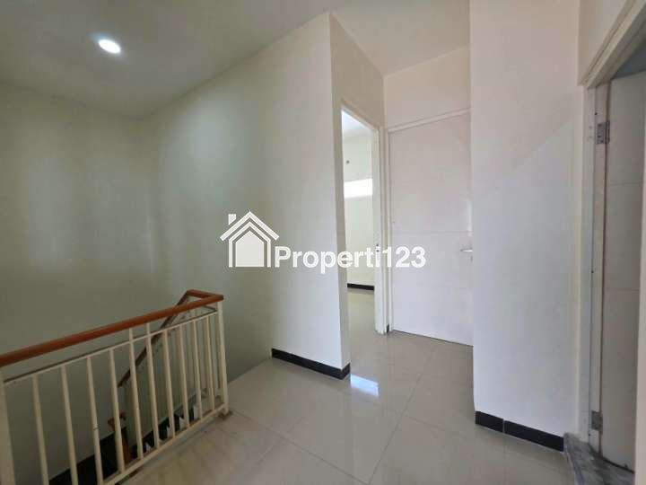 Rumah Murah FULL Renovasi Di Istana Mentari Sidoarjo - 8