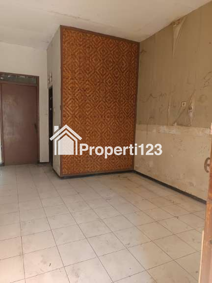 Dijual Rumah Lokasi Strategis (Hitung Tanah Saja) di Sidoarjo - 4