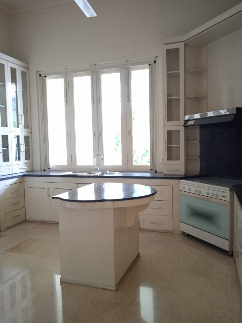 Rumah Disewakan di Kemang - 6