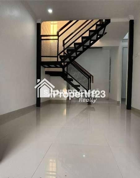 Rumah 2 lantai disain mewah di Beji Depok - 9