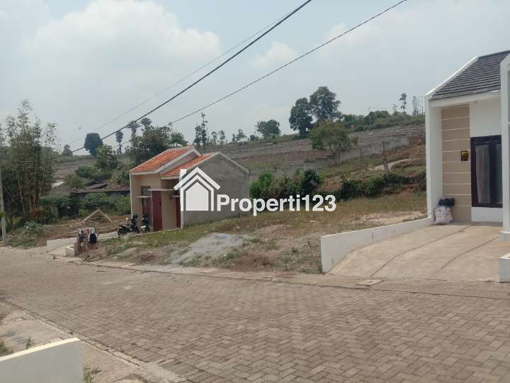 Tanah datar dalam komplek dekat tol Padalarang Bandung Barat - 2