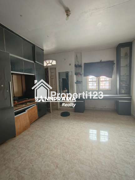 Rumah mewah 2 lantai strategis di Raffles Hills Cibubur - 3
