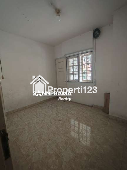 Rumah mewah 2 lantai strategis di Raffles Hills Cibubur - 9