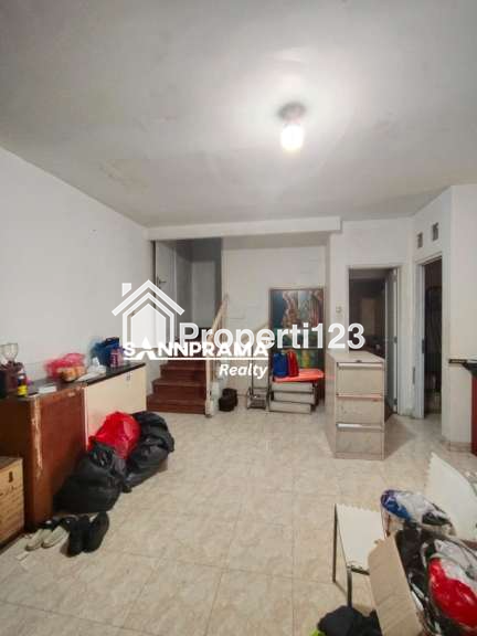 Rumah mewah 2 lantai strategis di Raffles Hills Cibubur - 4