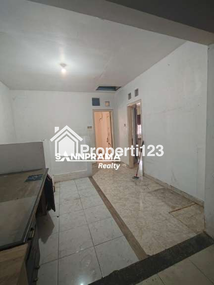 Rumah mewah 2 lantai strategis di Raffles Hills Cibubur - 2
