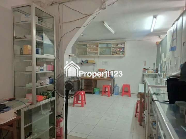 Ruko Beserta Usaha Apotek Jalan Raya Hankam Pondok Gede Bekasi - 3