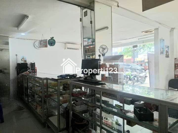 Ruko Beserta Usaha Apotek Jalan Raya Hankam Pondok Gede Bekasi - 4