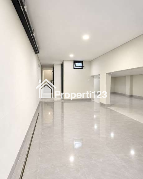 Dijual Rumah Baru 3 Lantai Strategis di Duren Sawit Jakarta Timur - 2