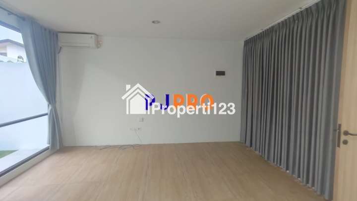 Disewakan Cepat Rumah Siap Huni di Cluster Silvercreek Lippo Cikarang - 1