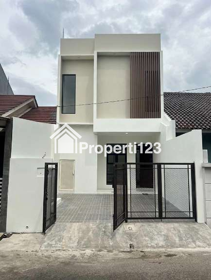 Rumah Baru Gaya Modern Tropis Minimalis Lantai Full Granit 3 Kamar Tidur 3 Kamar Mandi Carport Lingkungan Tenang Nyaman Aman di Arcamanik Bandung - 1