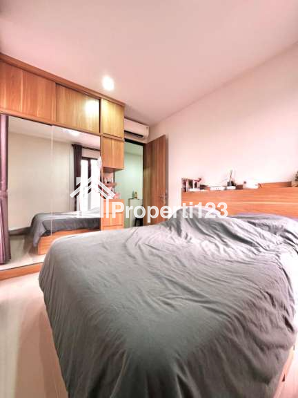 Rumah second semi furnished di cluster area Pamulang - 10