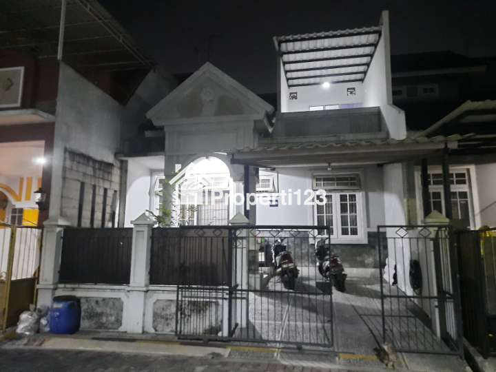 DIJUAL CEPAT - Rumah 2 Lantai Strategis di Islamic Village Karawaci - Jl. Gerbang Arafah II - SHM LT 105 LB 100 - 2