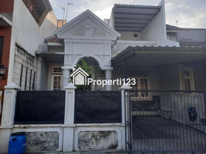 DIJUAL CEPAT - Rumah 2 Lantai Strategis di Islamic Village Karawaci - Jl. Gerbang Arafah II - SHM LT 105 LB 100 - 1
