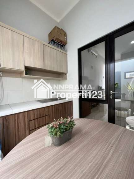 Rumah mewah 2 lantai murah siap huni dipinggir jalan raya cinangka Depok - 5