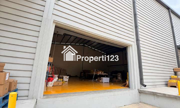 Gudang 894 m2 Siap Pakai Free Furnish Tanah 917 m2 Bangunan Tahun 2023  di Kawasan Sentul Industrial Estate Bogor Jawa Barat - 1