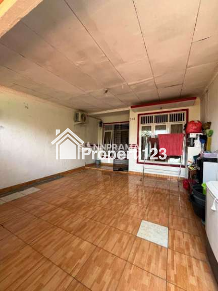 Rumah second murah lokasi strategis dipancoran mas depok - 2