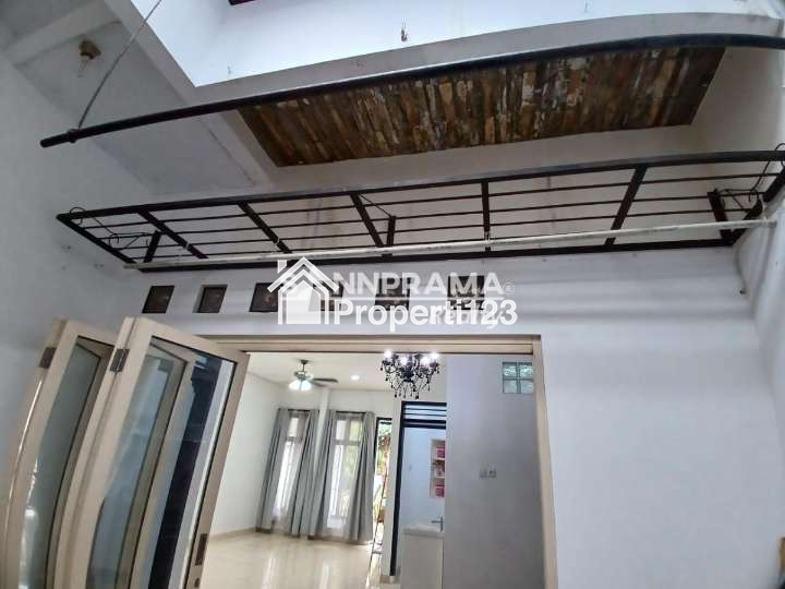 Rumah second murah siap huni dlm perumahan diPancoran mas depok - 8