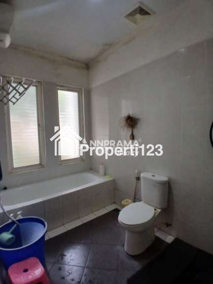 Rumah second 2 lantai siap huni di Mampang Hills Depok - 9