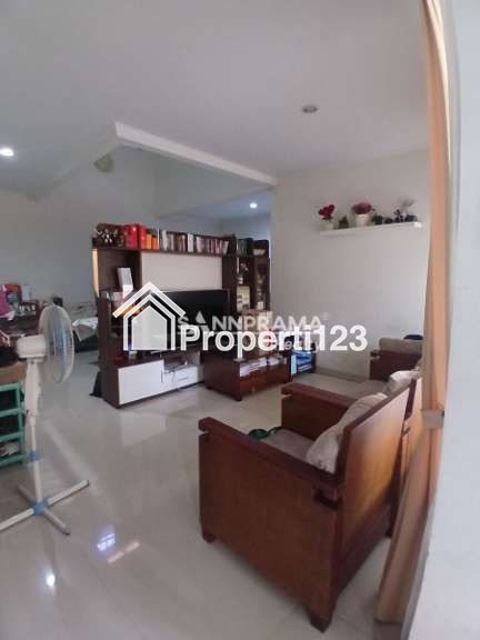 Rumah second 2 lantai siap huni di Mampang Hills Depok - 3