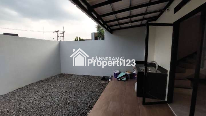 Rumah baru 2 lantai siap huni di Mampang Depok - 6