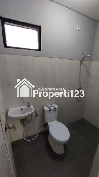 Rumah baru 2 lantai siap huni di Mampang Depok - 5