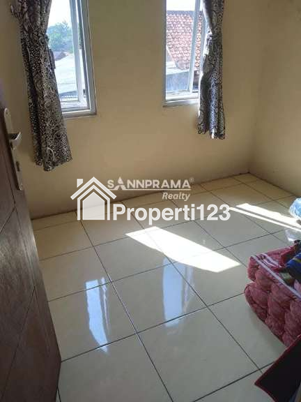 Rumah second 2 lantai murah siap huni dicipayung Depok - 4