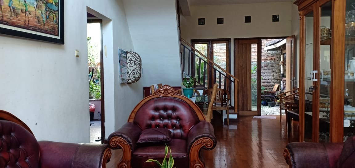 Rumah Malang Strategis Tengah Kota, - 2