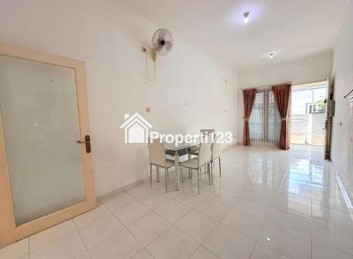 Rumah Semi Furnished Di Perumahan Nirwana Rungkut Surabaya Timu - 2