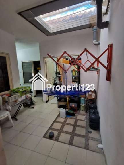 Rumah Semi Furnished Di Perumahan Nirwana Rungkut Surabaya Timu - 5