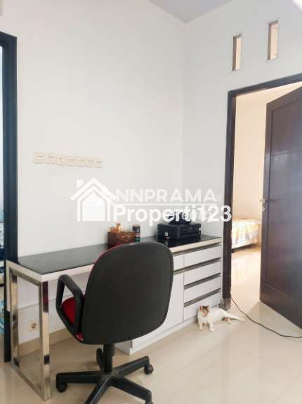 Rumah second luas strategis di Cimanggis Depok - 7