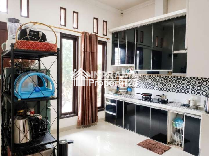 Rumah second luas strategis di Cimanggis Depok - 10