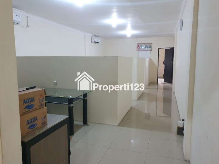 DIJUAL RUKO STRATEGIS DI JALAN MAYJEND SUNGKONO SURABAYA - 2