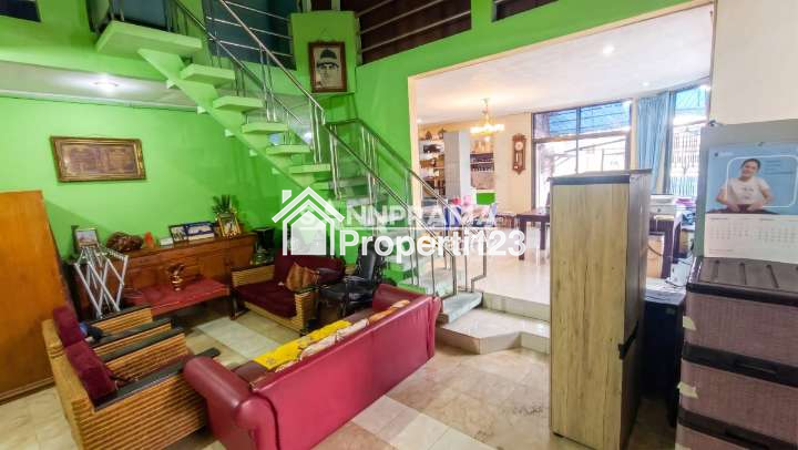 Rumah second hook luas bebas banjir di Bojongsari Depok - 3