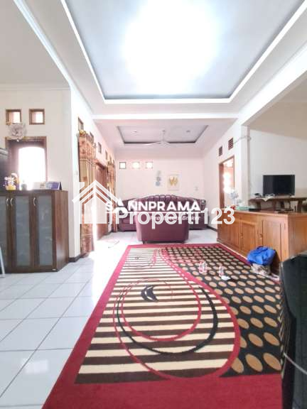 Rumah second semi furnished strategis di Tanah Baru Depok - 7