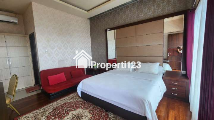 Villa Kolam Renang Di Kota Batu Full Furnished Lokasi Panderman Hill - 8
