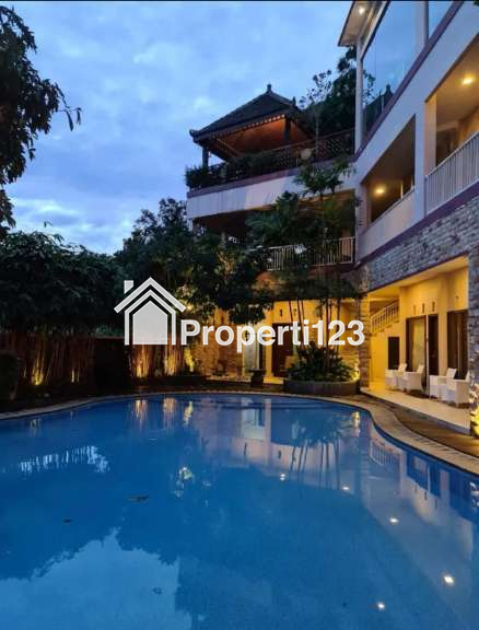 Villa Kolam Renang Di Kota Batu Full Furnished Lokasi Panderman Hill - 3